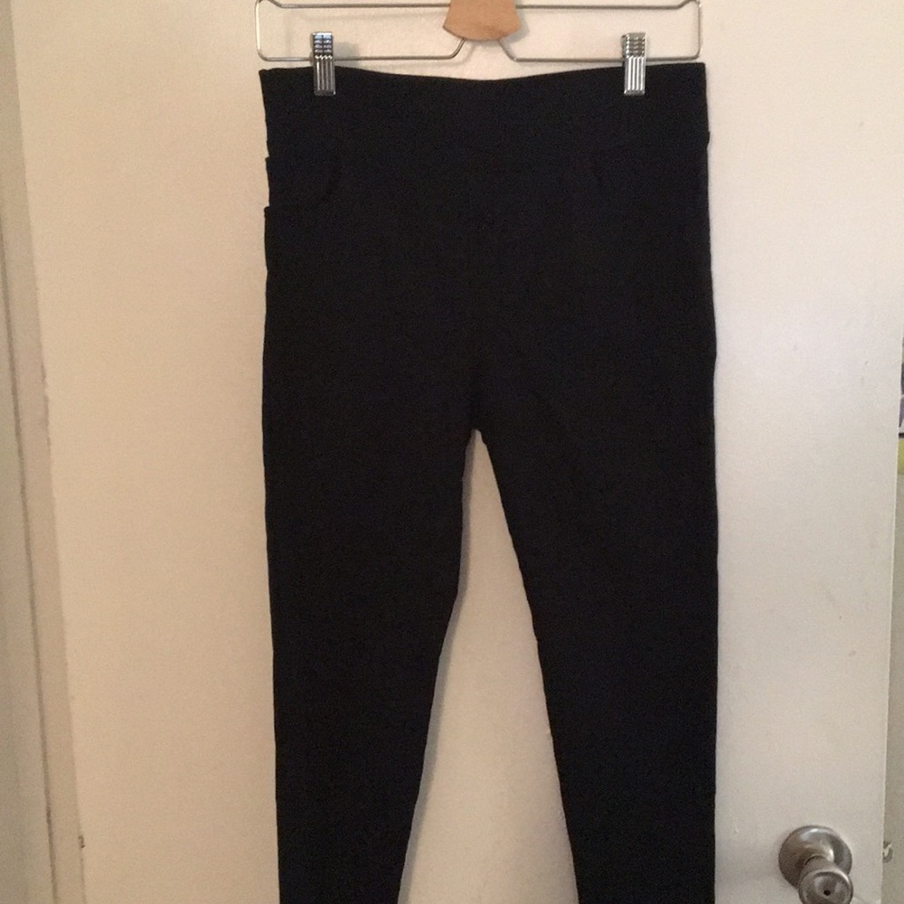 Black skinny pants